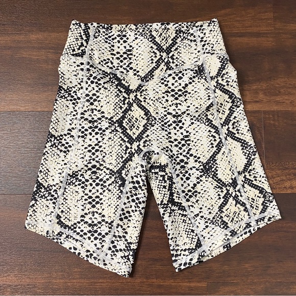 Balance Athletica Python Rider Shorts size S - Picture 3 of 7